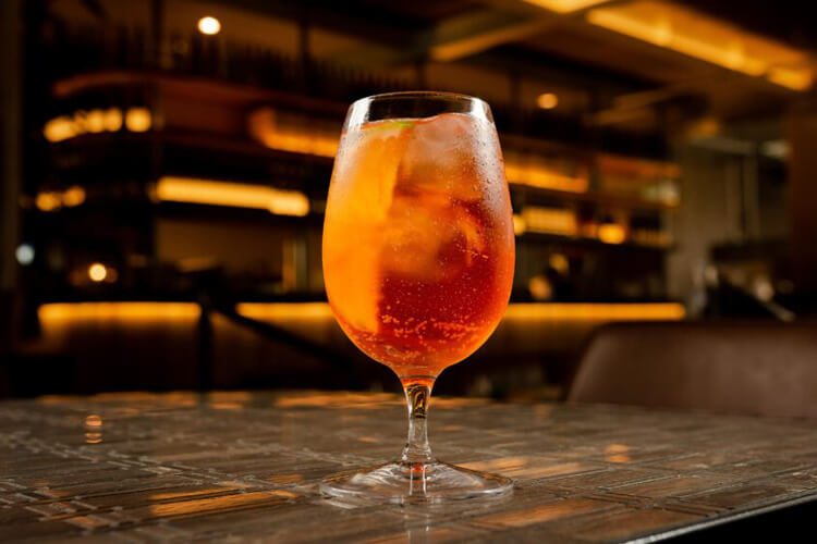coctel trapiche spritz con aguardiente artesanal