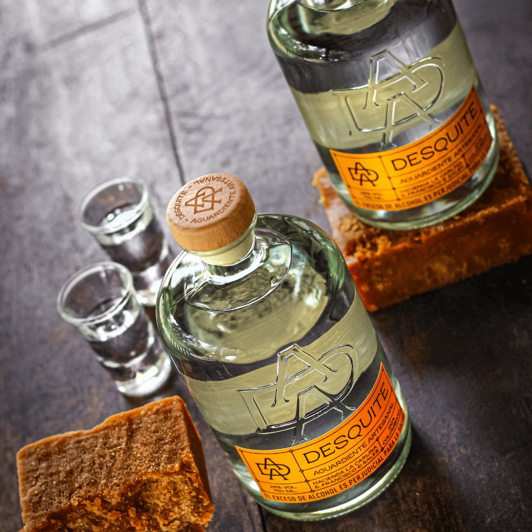 botellas de aguardiente artesanal
